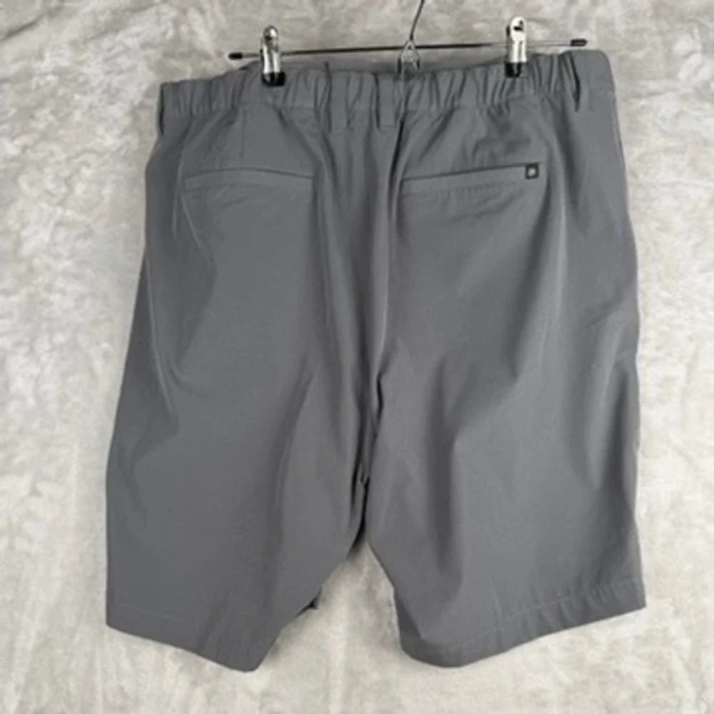 Banana Republic Core Temp Grey Performance Shorts Mens 40 Elastic Back Golf‎